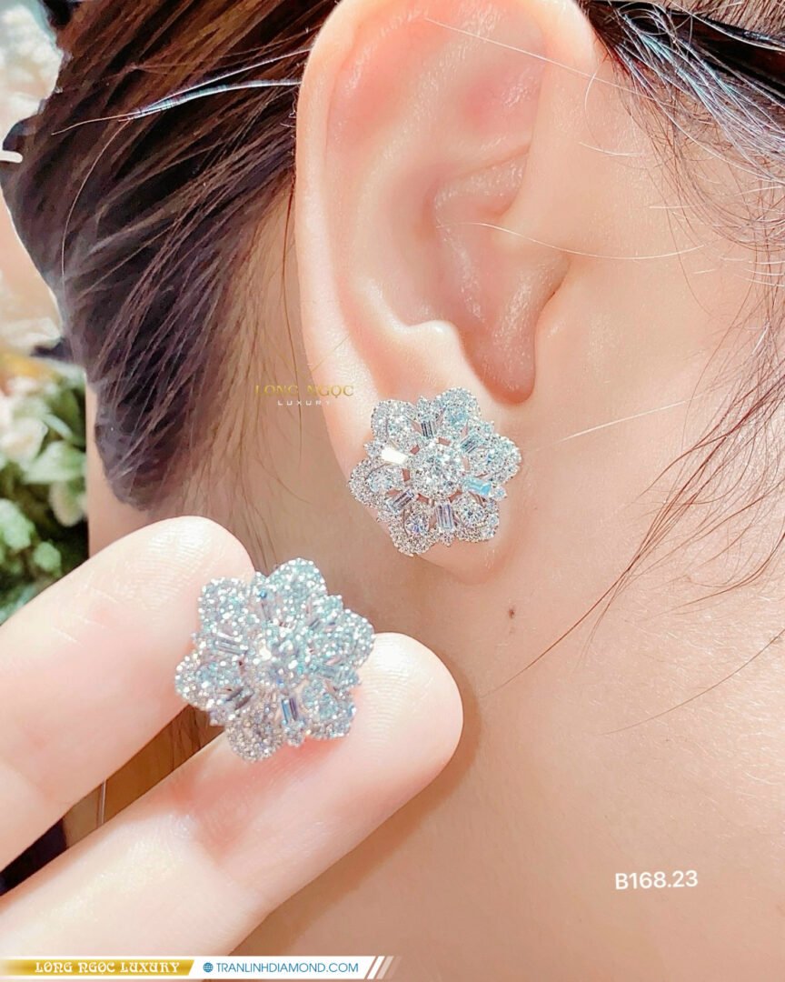 Ứng dụng của Kim Cương là gì? Từ trang sức đến Công Nghiệp 3 Bông tai kim cương Nữ B168.23 đính kim cương thiên nhiên R: 1.1-3.7mm- BG: 3x1.5 mm