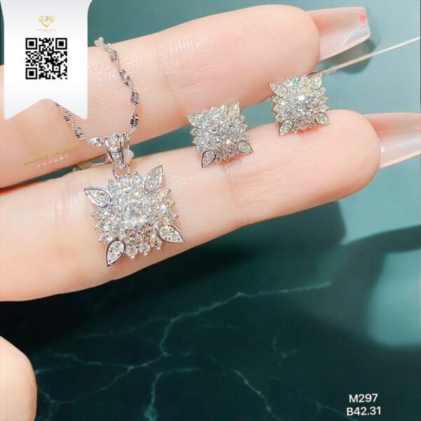 Bông Tai Kim Cương B4231 Dương Trần Daimond