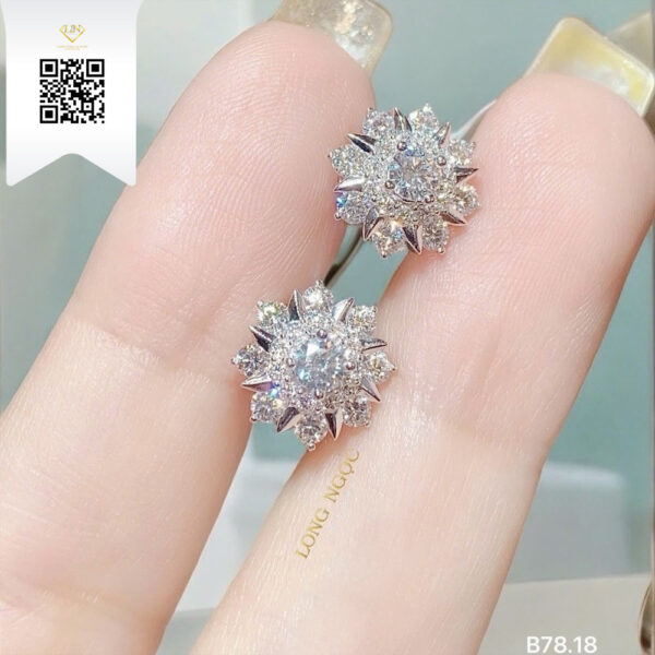 Bông Tai Kim Cương B7818 Dương Trần Daimond
