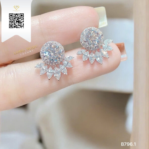 Bông Tai Kim Cương B7961 Dương Trần Daimond
