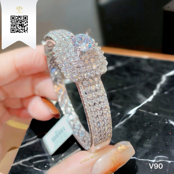 Vòng Tay Kim Cương V90 Dương Trần Daimond