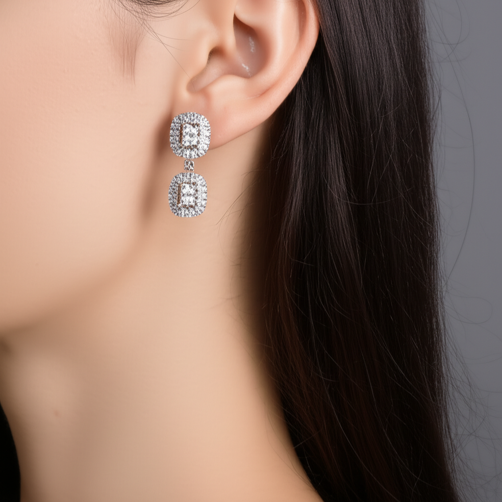 Chọn bông tai kim cương theo phong thủy với bông tai phong thủy 9 Ảnh cận cảnh bông tai kim cương sáng lấp lánh được trưng bày trên giá đỡ nhung.